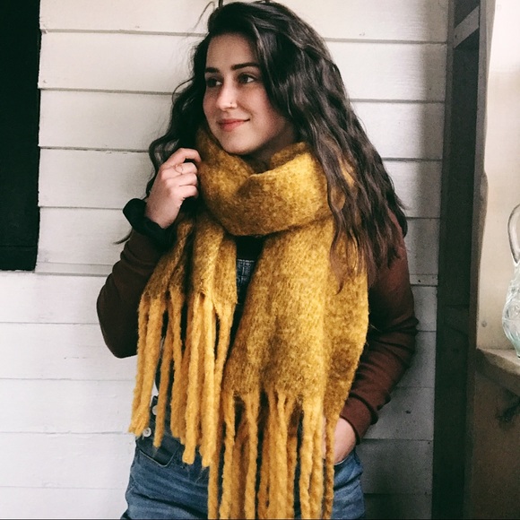 Mustard yellow ULTRA SOFT chunky scarf/shawl - Picture 2 of 5